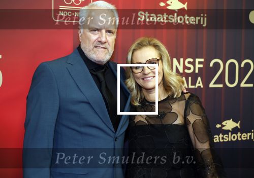 Papendal 17 december 2025
Sportgala waar oa de sportman en sportvrouw van het jaar gekozen worden . Sarina Wiegman kwam met haar man en werd gekozen tot coach van het jaar