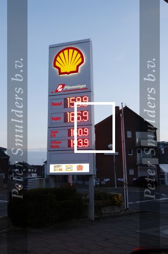 Bocholt 12 december 2025
Shell bocholt . De benzine is hier 50 cent per liter goedkoper dan in Nederland