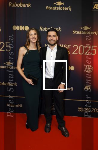 Papendal 17 december 2025
Sportgala waar oa de sportman en sportvrouw van het jaar gekozen worden . Sjinkie Knegt kwam met zijn nieuwe vriendin