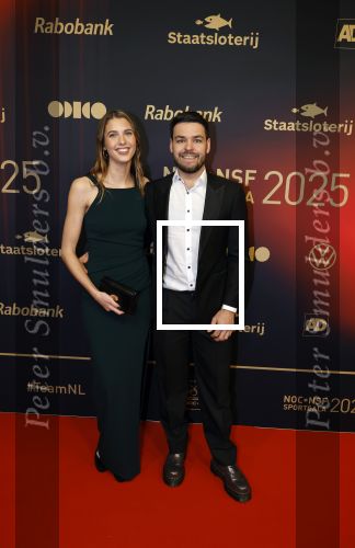 Papendal 17 december 2025
Sportgala waar oa de sportman en sportvrouw van het jaar gekozen worden . Sjinkie Knegt kwam met zijn nieuwe vriendin