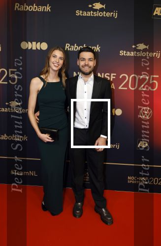 Papendal 17 december 2025
Sportgala waar oa de sportman en sportvrouw van het jaar gekozen worden . Sjinkie Knegt kwam met zijn nieuwe vriendin