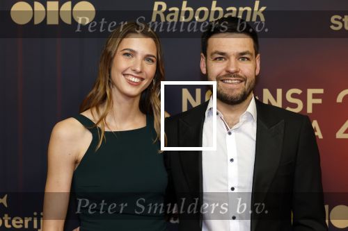 Papendal 17 december 2025
Sportgala waar oa de sportman en sportvrouw van het jaar gekozen worden . Sjinkie Knegt kwam met zijn nieuwe vriendin