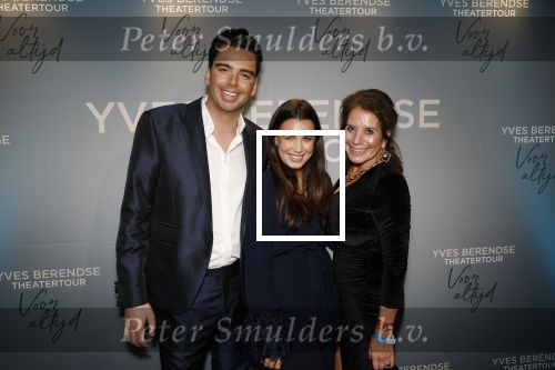 Bussum 8 december 2025
Premiere theatwershow Voor Altijd van Yves Berendse in t Spant. Sophia Gladon met haar moeder Sacha Goemans