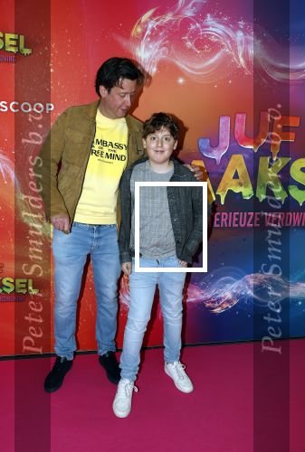 Amsterdam 7 december 2025
Premiere Juf Braaksel in Pathe Noord . Steven Kazan kwam met zijn zoon