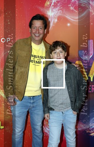 Amsterdam 7 december 2025
Premiere Juf Braaksel in Pathe Noord . Steven Kazan kwam met zijn zoon