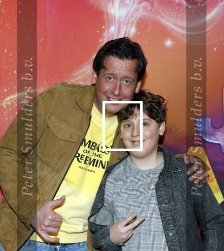Amsterdam 7 december 2025
Premiere Juf Braaksel in Pathe Noord . Steven Kazan kwam met zijn zoon