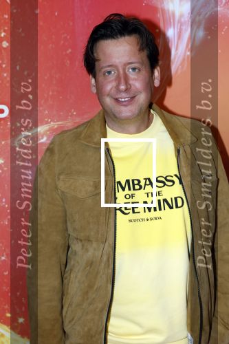 Amsterdam 7 december 2025
Premiere Juf Braaksel in Pathe Noord . Steven Kazan kwam met zijn zoon