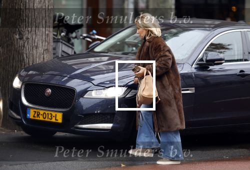 Amsterdam 9 december 2025
Tatjana arriveert bijn haar huis . Haar hondje wacht op haar.