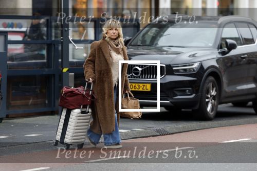 Amsterdam 8 december 2025
Tatjana Simic arriveert thuis met haar koffer