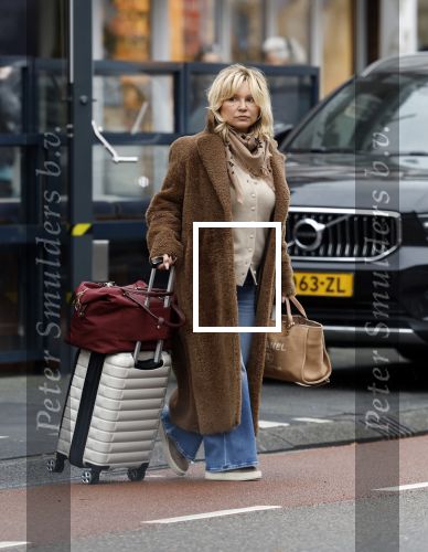 Amsterdam 8 december 2025
Tatjana Simic arriveert thuis met haar koffer