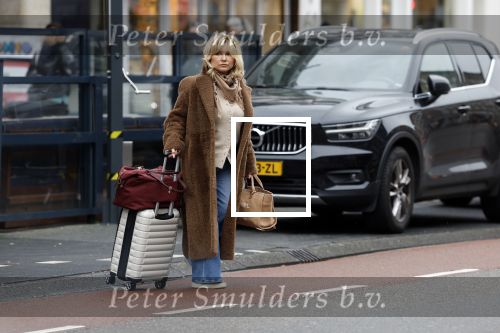 Amsterdam 8 december 2025
Tatjana Simic arriveert thuis met haar koffer