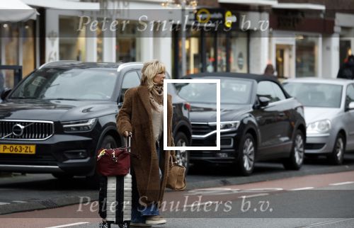 Amsterdam 8 december 2025
Tatjana Simic arriveert thuis met haar koffer