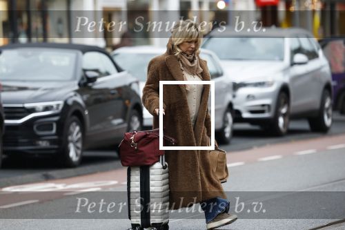 Amsterdam 8 december 2025
Tatjana Simic arriveert thuis met haar koffer