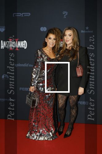 Amsterdam 1 december 2025
Premiere Amsterdamned II in Tuschinski . De hoofdrollen worden gespeeld door Huub Stapel tatum Dagelet en Holly Brood . Tatum Dagelet met dochter Toy Travis