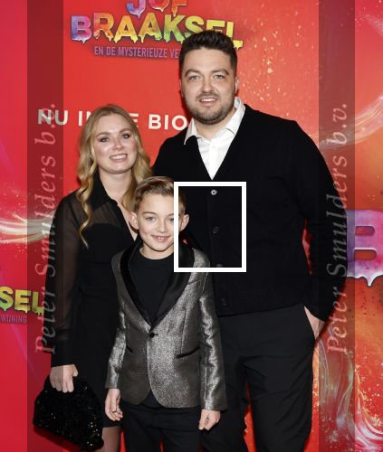 Amsterdam 7 december 2025
Premiere Juf Braaksel in Pathe Noord . Tomas Breemen ( Handigetips) met gezin