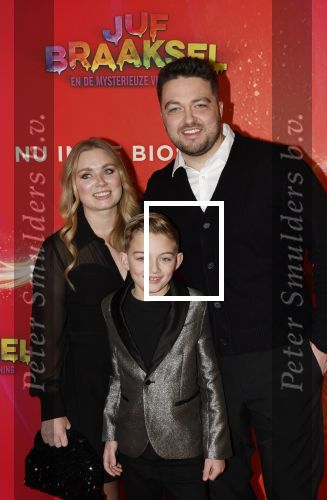 Amsterdam 7 december 2025
Premiere Juf Braaksel in Pathe Noord . Tomas Breemen ( Handigetips) met gezin