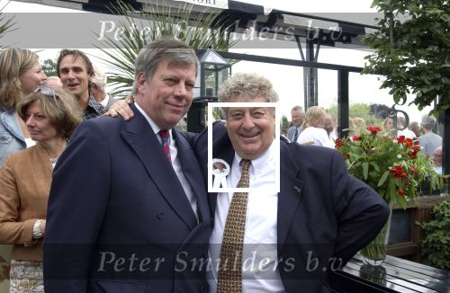 Ouderkerk a/d Amstel, 3 Juli 2005
Met een groot feest bij restaurant Paardenburg  werd de 65e verjaardag van Tonny Eyk gevierd.Er waren vele prominenten o.a.burgemeester Opstelten van Rotterdam