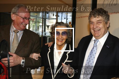 Amsterdam 9 april 2006
Chez Cas in de kersentuin met allemaal oude artiesten en relaties van Tonny Eyk.
Aase Rasmussen en Tonny Eyk
Peter Smulders bv