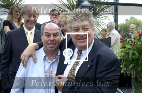 Ouderkerk a/d Amstel, 3 Juli 2005
Met een groot feest bij restaurant Paardenburg  werd de 65e verjaardag van Tonny Eyk gevierd.Er waren vele prominenten o.a.oud voetballer Coen Moulijn