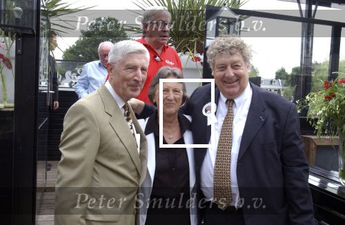 Ouderkerk a/d Amstel, 3 Juli 2005
Met een groot feest bij restaurant Paardenburg  werd de 65e verjaardag van Tonny Eyk gevierd.Er waren vele prominenten o.a.oud premier Dries v Agt met zijn vrouw