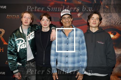 Hilversum 16 december 2025
Premiere Avatar in VUE in Hilversum. Vincent Croiset en zoons Foppe Croiset, Jacob Croiset, Klaas Croiset