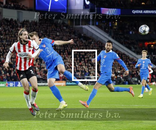 Eindhoven, 9 December 2025
PSV-Atletico Madrid, eindstand 2-3 CL
Championsleague
Yarek Gasiorowski in duel met Alexander Sorloth