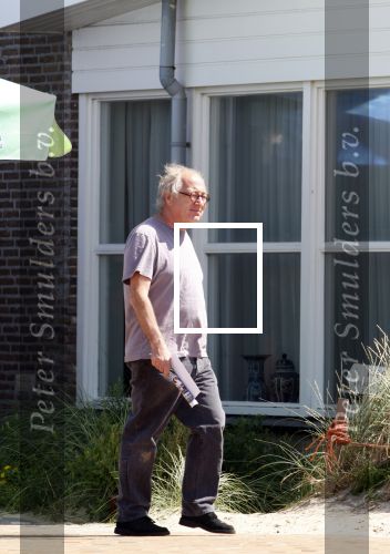 Bergen aan Zee 31 juli 2007
Youp van t Hek en zjn vrouw Debbie Petter op het strand.
Peter Smulders bv