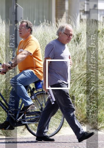 Bergen aan Zee 31 juli 2007
Youp van t Hek en zjn vrouw Debbie Petter op het strand.
Peter Smulders bv