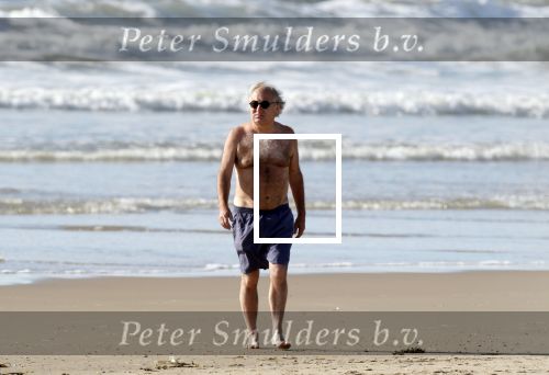 Bergen aan Zee 31 juli 2007
Youp van t Hek en zjn vrouw Debbie Petter op het strand.
Peter Smulders bv