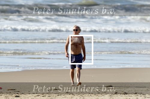 Bergen aan Zee 31 juli 2007
Youp van t Hek en zjn vrouw Debbie Petter op het strand.
Peter Smulders bv