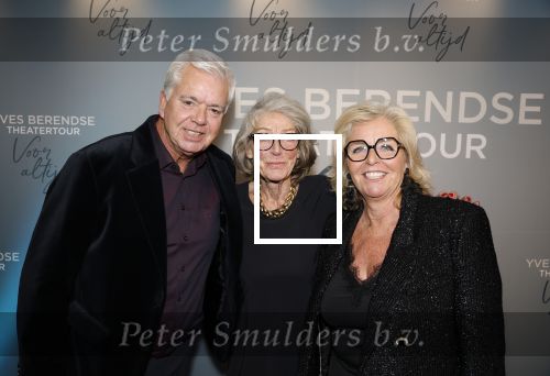 Bussum 8 december 2025
Premiere theatwershow Voor Altijd van Yves Berendse in t Spant. Yves Berendse  ouders en oma