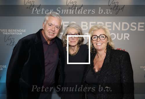 Bussum 8 december 2025
Premiere theatwershow Voor Altijd van Yves Berendse in t Spant. Yves Berendse  ouders en oma
