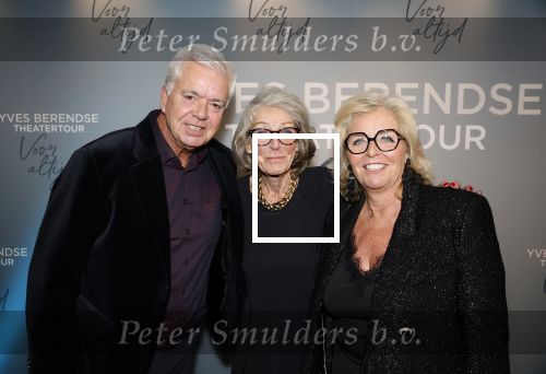Bussum 8 december 2025
Premiere theatwershow Voor Altijd van Yves Berendse in t Spant. Yves Berendse  ouders en oma