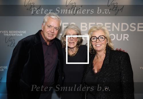 Bussum 8 december 2025
Premiere theatwershow Voor Altijd van Yves Berendse in t Spant. Yves Berendse  ouders en oma