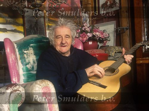 Den Ilp, 8 Januari 1997
Anton Heyboer met zijn zijn gitaar