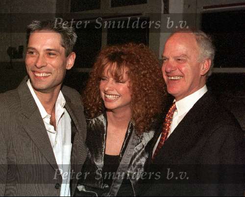 Amsterdam, 6 februari 1999
1000e uitzending ONDERWEG NAAR MORGEN
Op de foto v.l.n.r.: Jop de Vries,Bettina Berger en Dolf de Vries