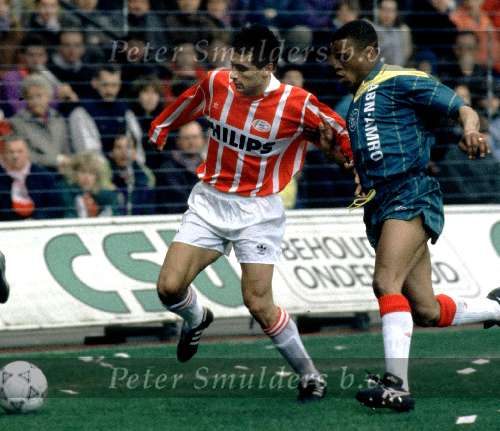 !993
Gerald Vanenburg in duel met een erg jonge Edgar Davids