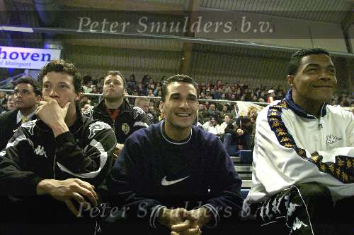 Eindhoven, 12 januari 1999
Indoor Soccer met op de tribune Gerald Vanenburg met links van hem Leeroy Echteld en rechts van hem David Nascimento