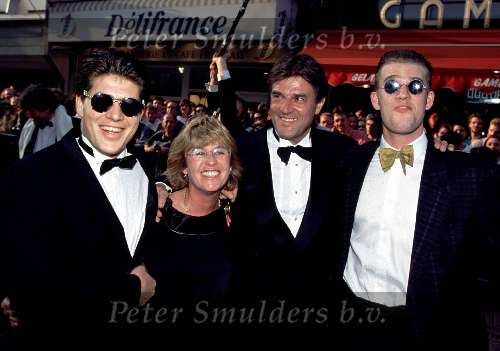 Jeroen Krabbe met zijn rwee zonen Sander Krabbe en Martijn Krabbe
1999


PETER SMULDERS BV