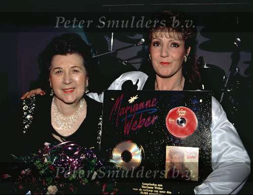 Marianne Weber ontvangt Gouden Cd uit handen van de ZZN
9 maart 1993