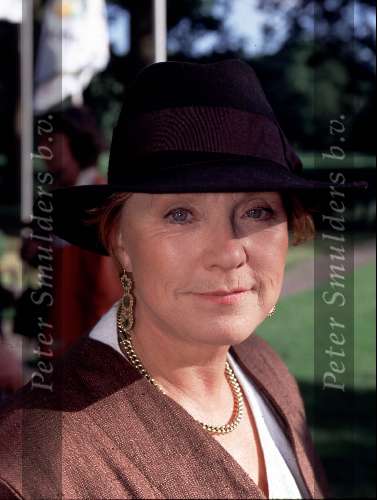 Ria Bremer met hoed
1999