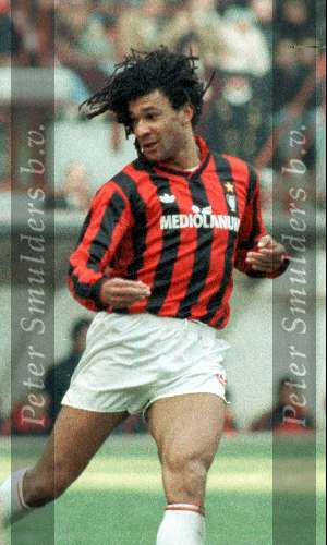 Ruud Gullit in aktie voor AC Milan 1992