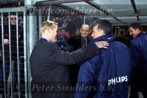 Eindhoven, 29 januari 2000
Wedstrijd om de Amstel Cup (1/8 finale), eindstand 0-2
De beide coaches die in het verleden zoveel sukses gekend hebben na afloop van de wedstrijd Erik Gerets en Ronald Koeman
