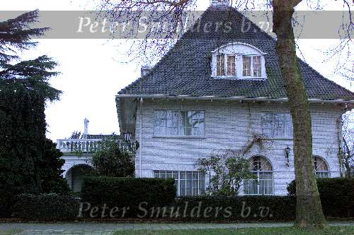 Eindhoven 15 januari 2000
Huis van Harry v Hooff dat hij voor het hoogste bedrag in Brabant heeft verkocht het afgelopen jaar. 4.180000 gulden.