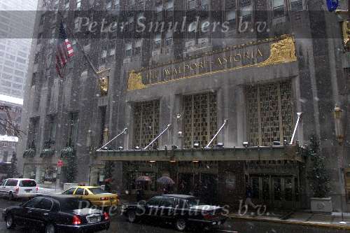 New York, 20 januari 2000
Hotel Waldorf-Astoria
Het hotel van de wereld
Het hotel ook waar binnenkort de mensen van Big Brother gaan logeren.