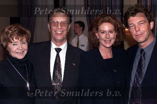 Bussum 14 januari 2000
Omroepman van het jaar bij Jan Tabak.
John de Mol Jr met zijn vriendin Els en zijn ouders John de Mol Sr. met vrouw