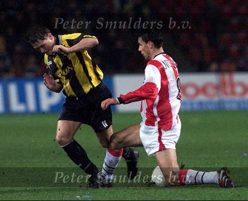 Eindhoven, 29 januari 2000
Wedstrijd om de Amstel Cup (1/8 finale), eindstand 0-2
Ruud v Nistelrroy in duel met Louis Laros