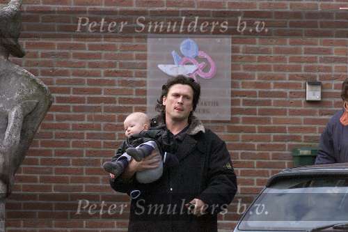Neerijnen 12 januari 2000
Bas Westerweel met zijn zoontje.