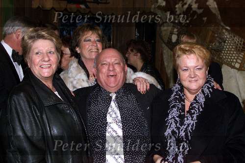 Uitgeest 17 januari 2001
Nieuwjaarsreceptie Henk Geels bij Bobs saloon.
Bas v Toor met vrouw (R)