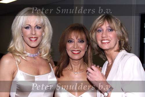 Nijkerk 1 januari 2001
Nieuwjaarsreceptie staatsloterijshow.
Dutch Diva\\\'s Marga Bult, Sandra Reemer en Sjoukje Smit.
